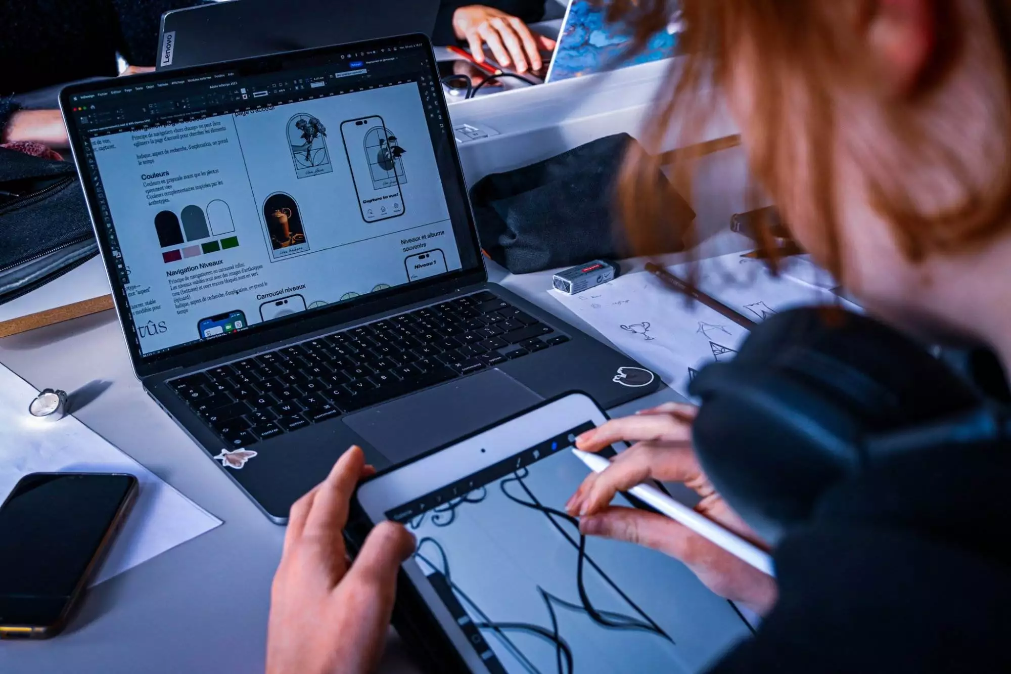 Nos élèves en pleine création graphique !